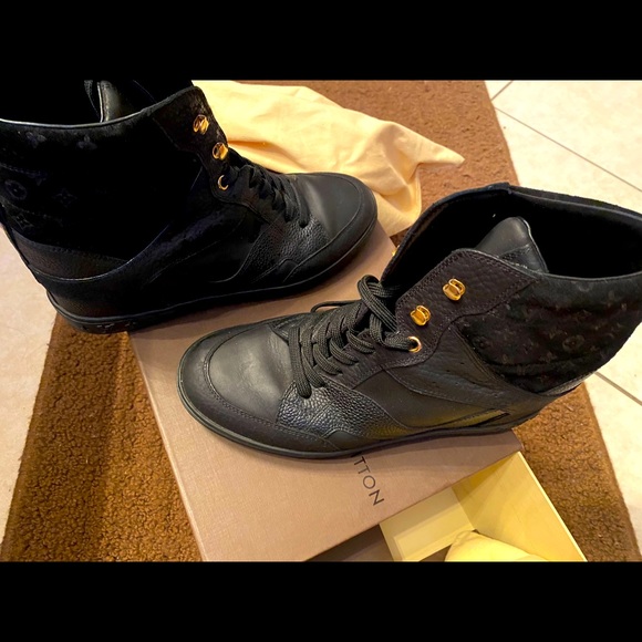 LV Tenis shoes - Picture 1 of 3